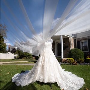 Kleinfeld Custom Wedding Dress Martina Liana Luxe Size 2-4.